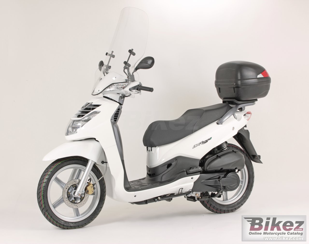 Big Peugeot lxr 200 picture and wallpaper from Bikez.com